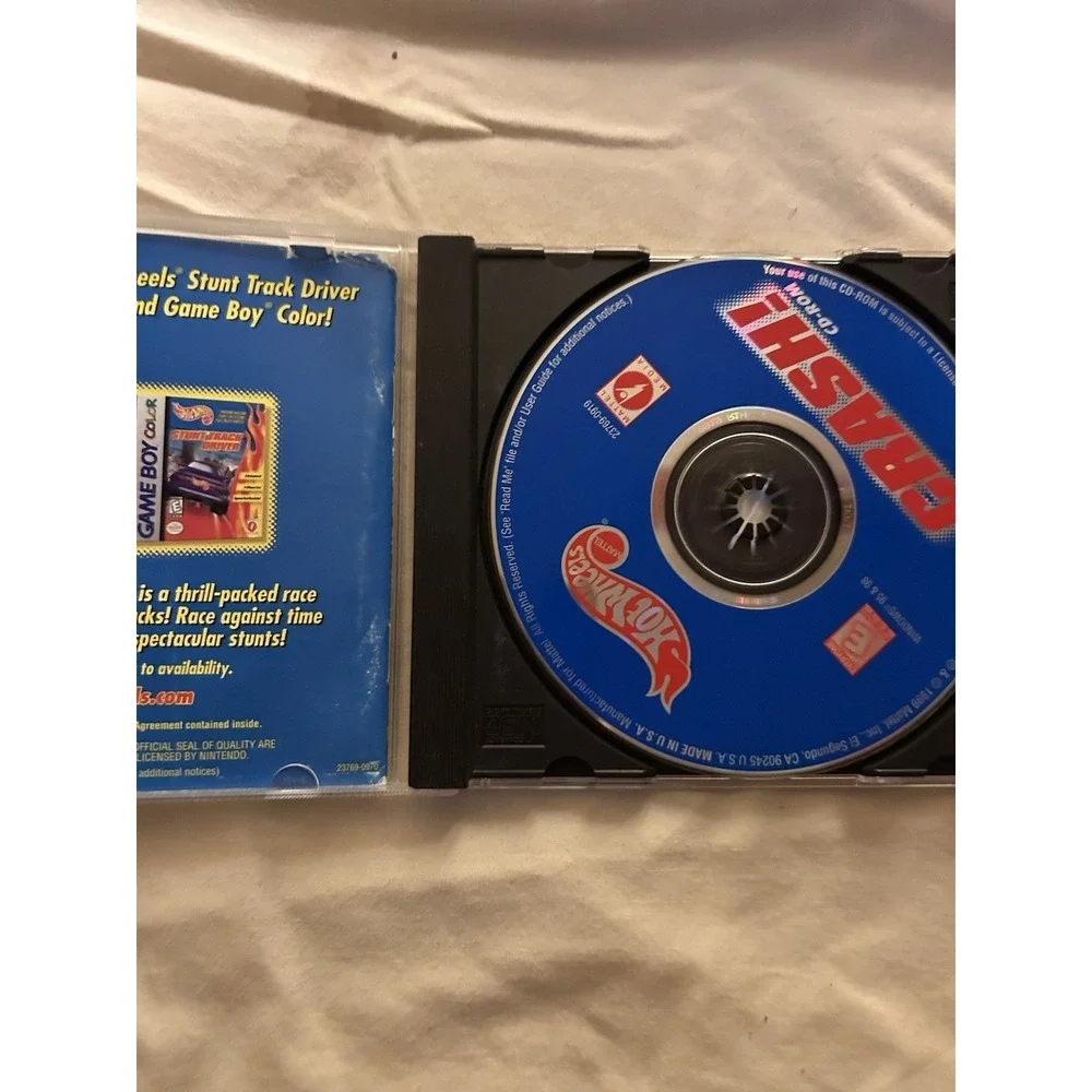 HOT WHEELS CRASH PC CD-ROM GAME‎
